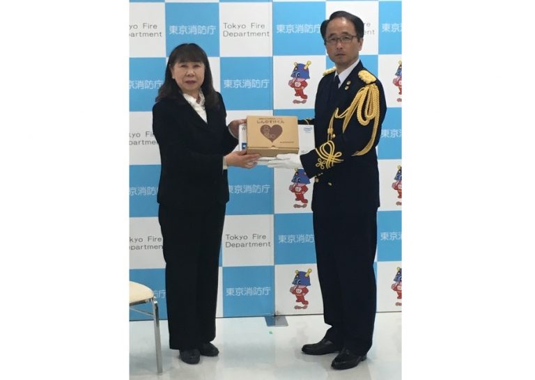 フコク物産が「しんのすけくん」を寄贈