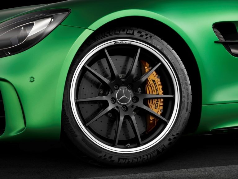仏・ミシュラン、新型メルセデスAMGに新車装着