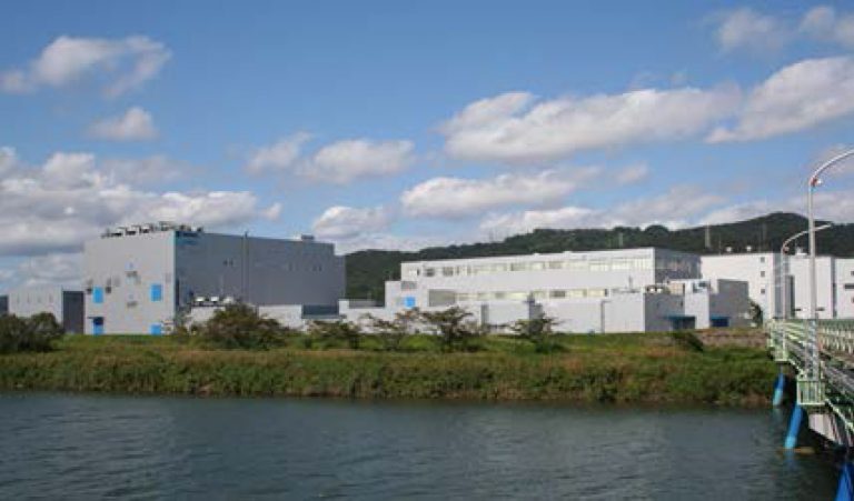 日本ゼオン、光学フィルムの原反生産能力を増強