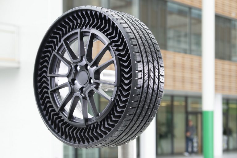 ミシュランとGM、エアレスタイヤを発表