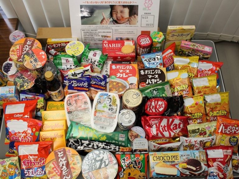 豊田合成、従業員が持ち寄った食品をフードバンクに寄与