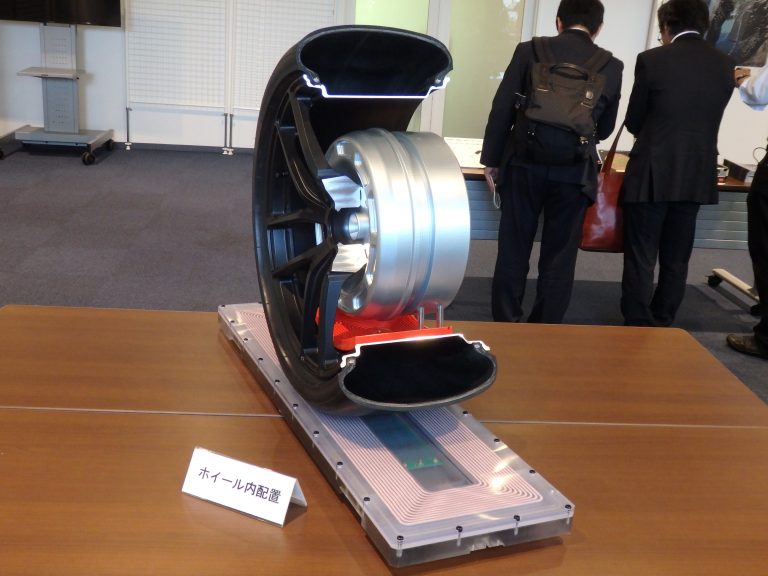 ブリヂストン、道路から直接給電できる走行中ワイヤレス給電IWM