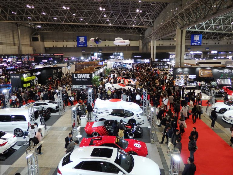 東京オートサロンでタイヤメーカーがプレスカンファレンス