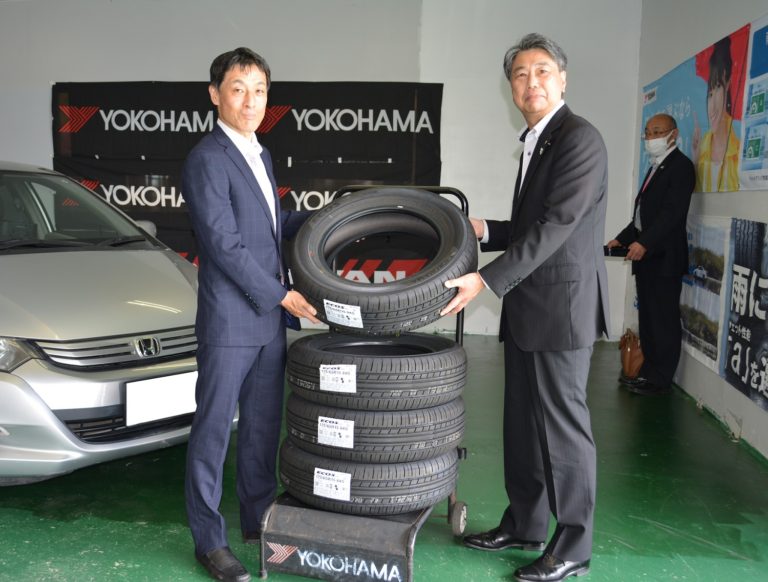 横浜ゴム、新型コロナワクチン輸送車用タイヤ40本を三重県に寄贈