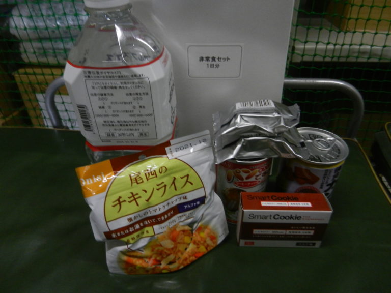 豊田合成、防災備蓄品をフードバンクに寄付