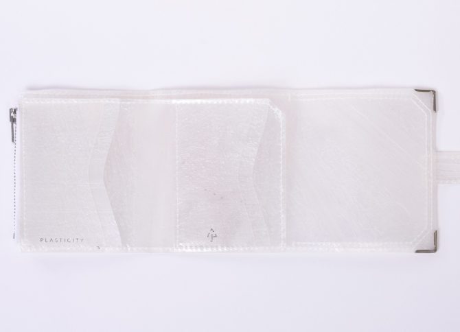 モンドデザイン、廃棄ビニール傘から生まれた三つ折り財布が新発売