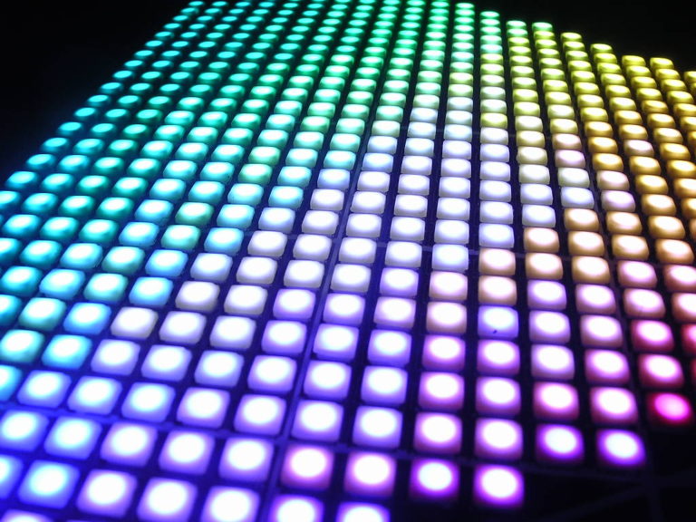 朝日ラバーのASA COLOR LED、「どんな色でも実現可能」