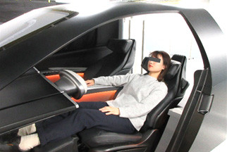 豊田合成、3社共同で車室空間のユーザビリティ評価を実施