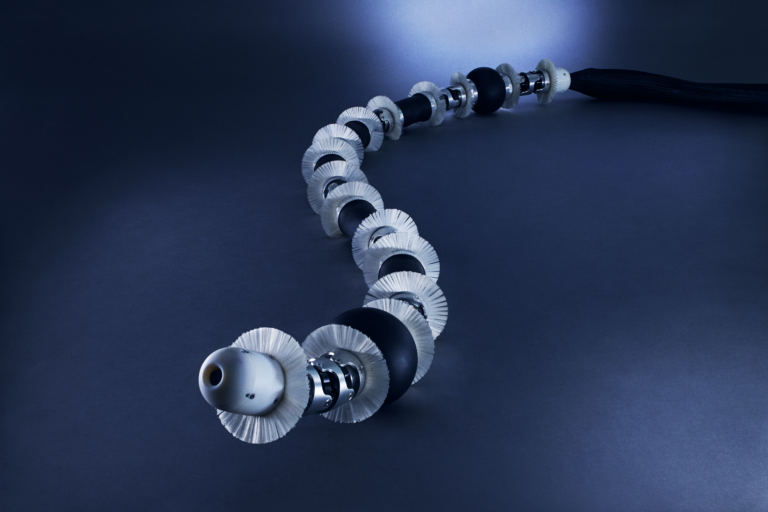 ソラリス×右川ゴム製造所、ミミズ型管内走行ロボット「Sooha」－ソフトロボットで予防保全的アプローチ
