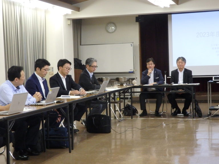 西部ゴム商組、ベルト商工懇談会開く