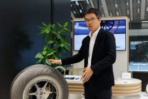 ブリヂストン、「国際宇宙探査ミッション」に挑む月面探査車用タイヤ