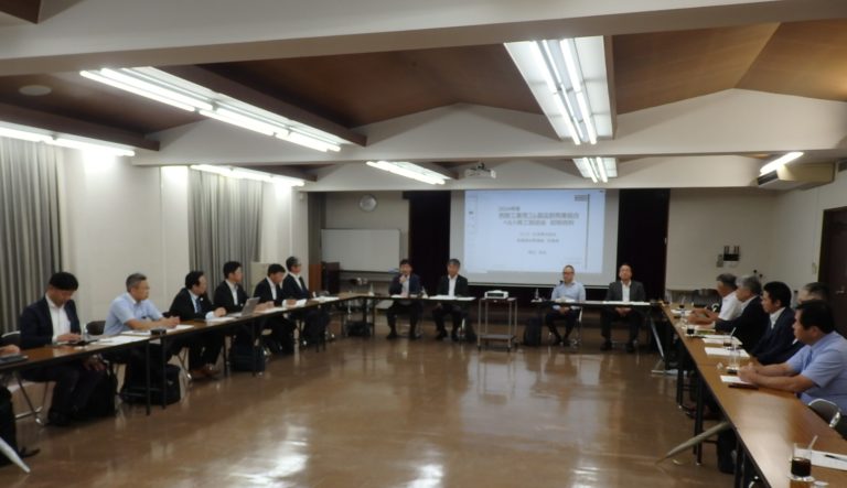 西部ゴム商組、ベルト商工懇談会開く