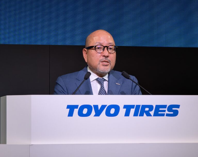 TOYO TIRE、オートサロンでフラッグシップタイヤ訴求