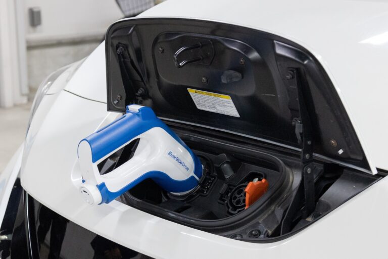 三洋貿易、EV・PHEV高速バッテリー診断機「ETX010」を開発