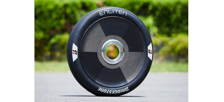 ブリヂストン、「2025 Bridgestone World Solar Challenge」に「ENLITEN」技術搭載タイヤを供給
