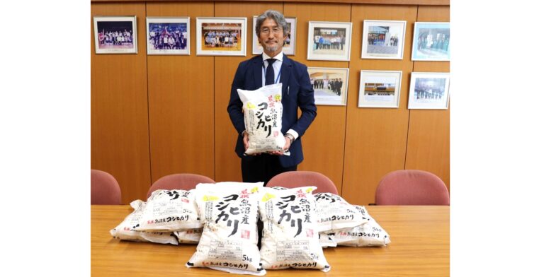 横浜ゴム、山石会長兼CEOがろう学校へコメを寄贈