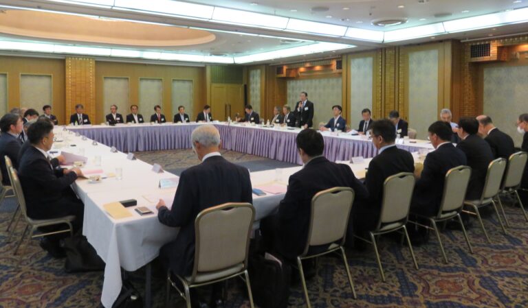 第43回全国ゴム商組連合会が名古屋で開催、人手不足やコスト削減が共通課題に