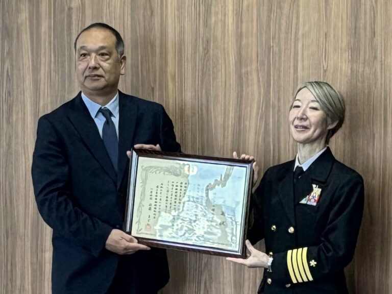 横浜ゴム、海上自衛隊艦船補給処から感謝状を受領