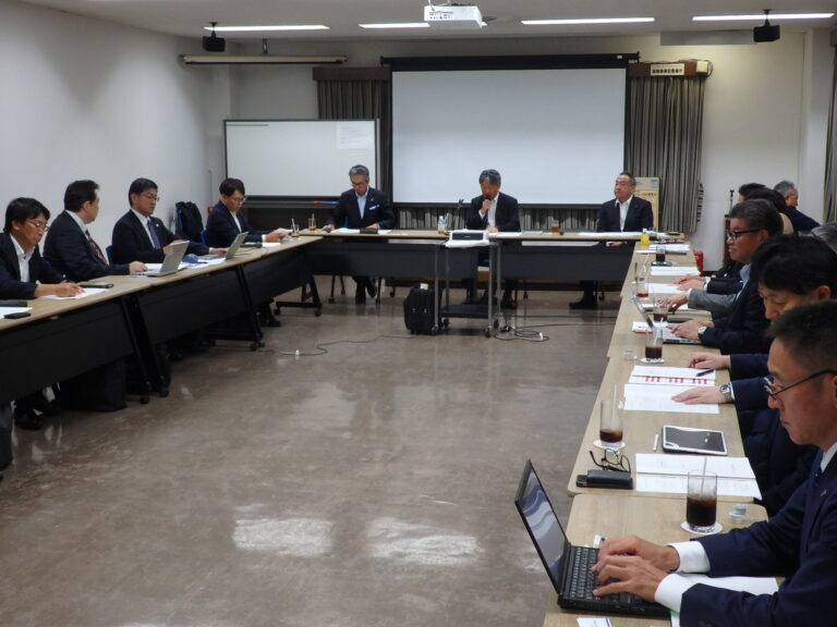 西部ゴム商組、ベルト商工懇談会開く