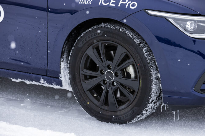 DUNLOP（住友ゴム工業）、「WINTER MAXX ICE Pro」試乗会を開催