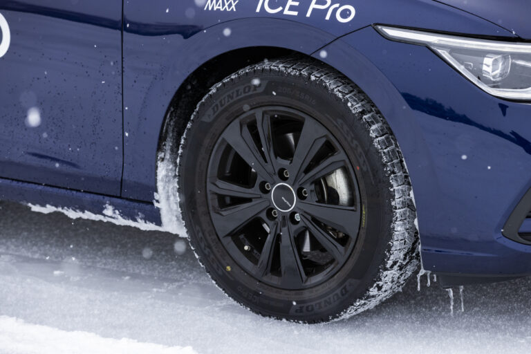 DUNLOP（住友ゴム工業）、「WINTER MAXX ICE Pro」試乗会を開催