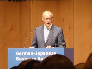 独メルツ首相、都内の「日独ビジネスサミット」で講演