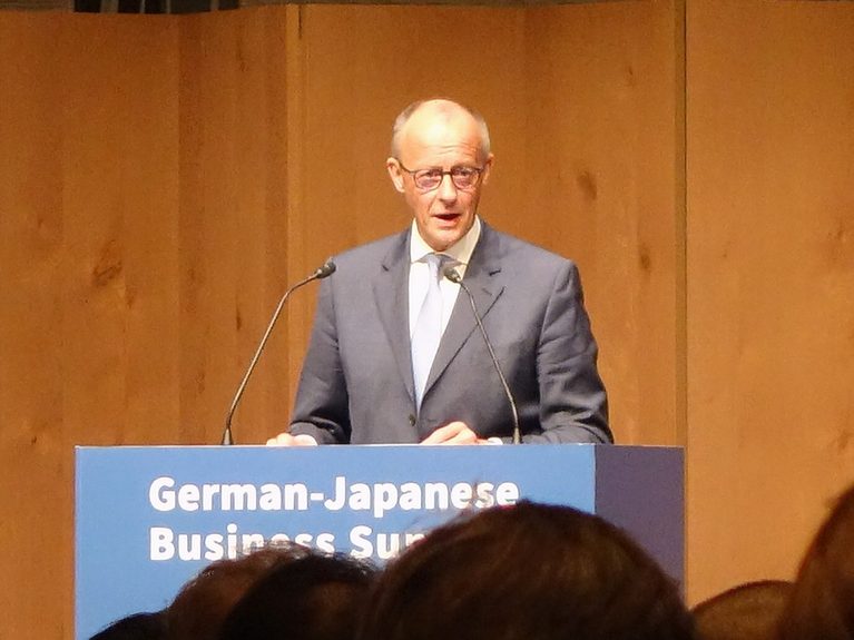 独メルツ首相、都内の「日独ビジネスサミット」で講演